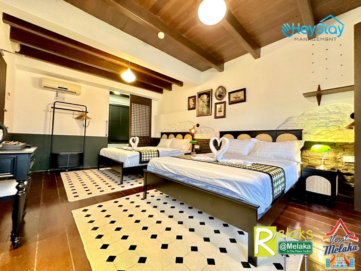 Wayfarer Guest House Jonker Street Melaka By Heystay Management Exterior photo